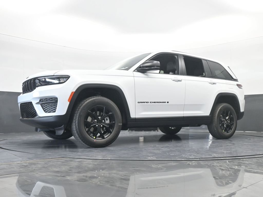 New 2025 Jeep Grand Cherokee Altitude image 51