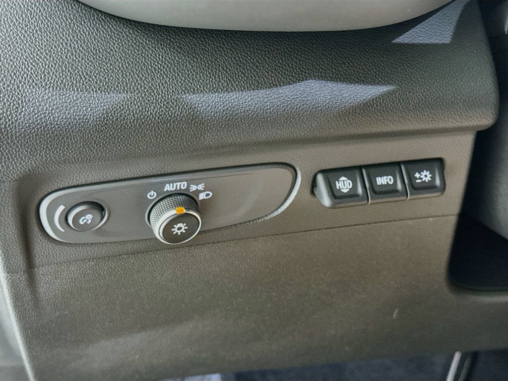 Used 2022 Buick Envision Essence w/ Technology Package I AWD/4WD image 11