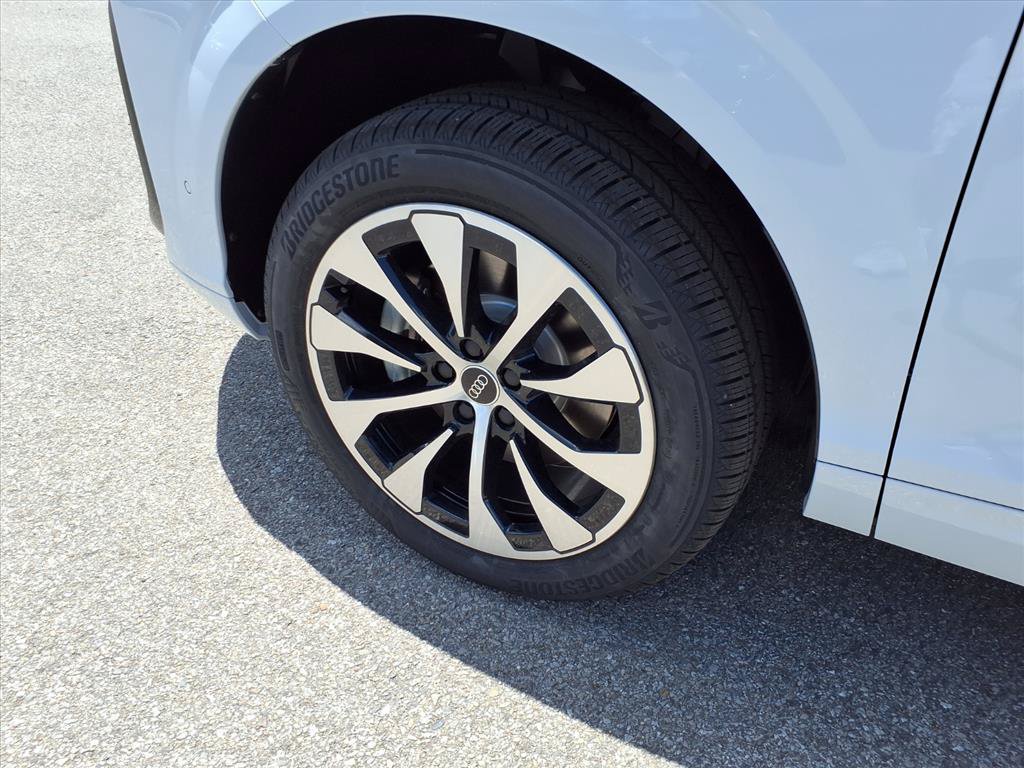 New 2026 Audi Q3 quattro 2.0T AWD/4WD image 9