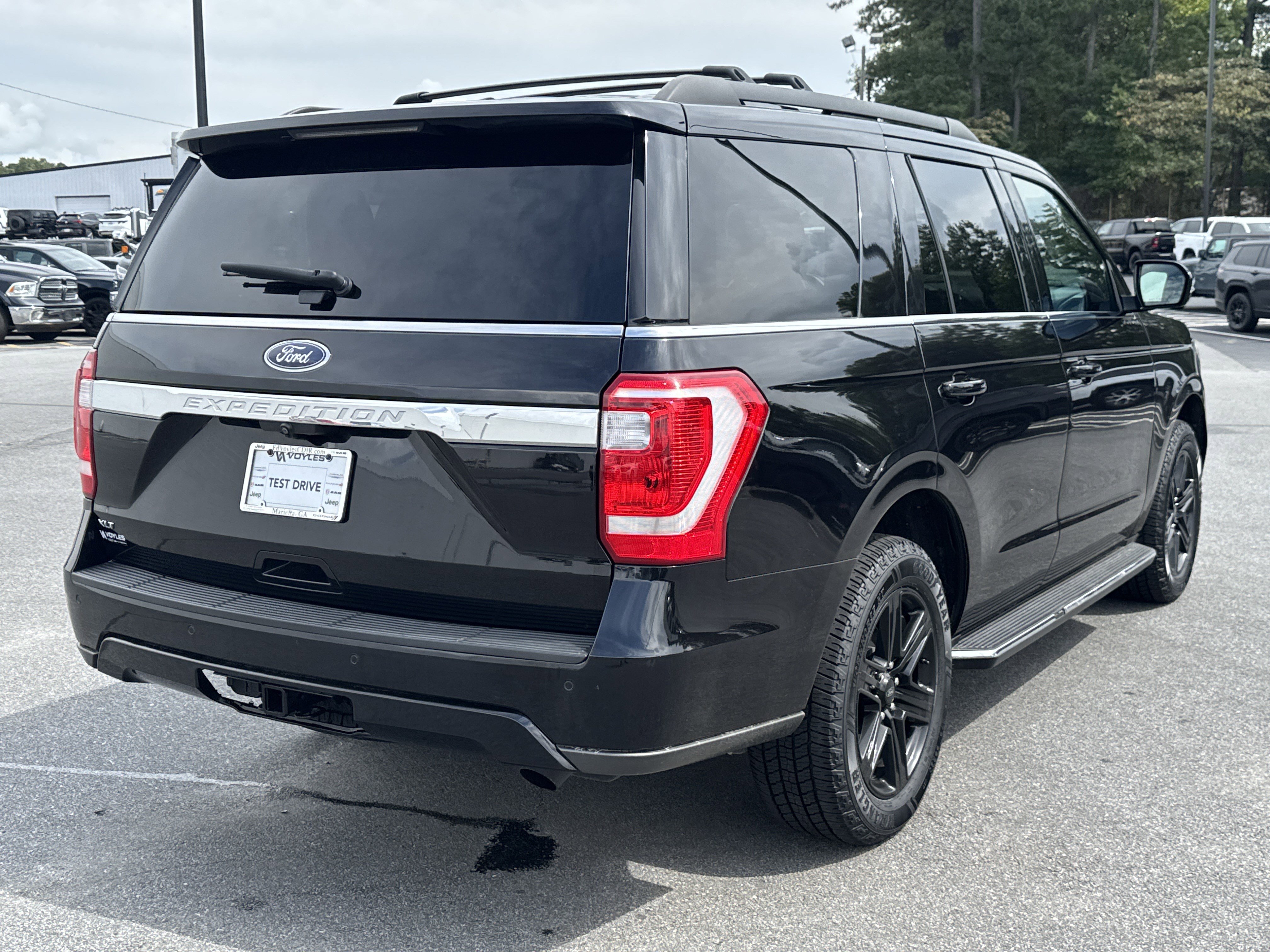 Used 2021 Ford Expedition XLT image 8