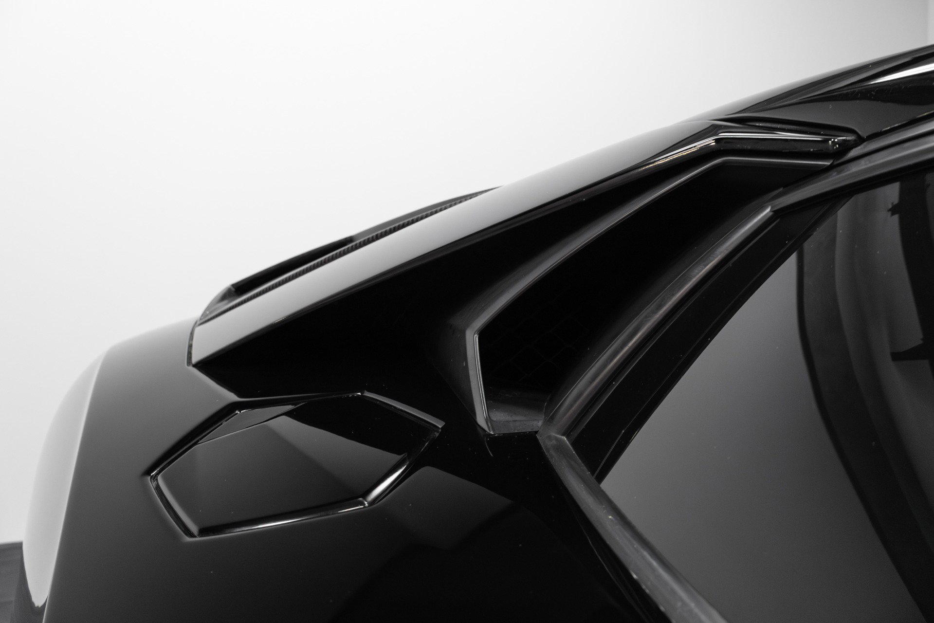 Used 2015 Lamborghini Aventador LP 700-4 image 46