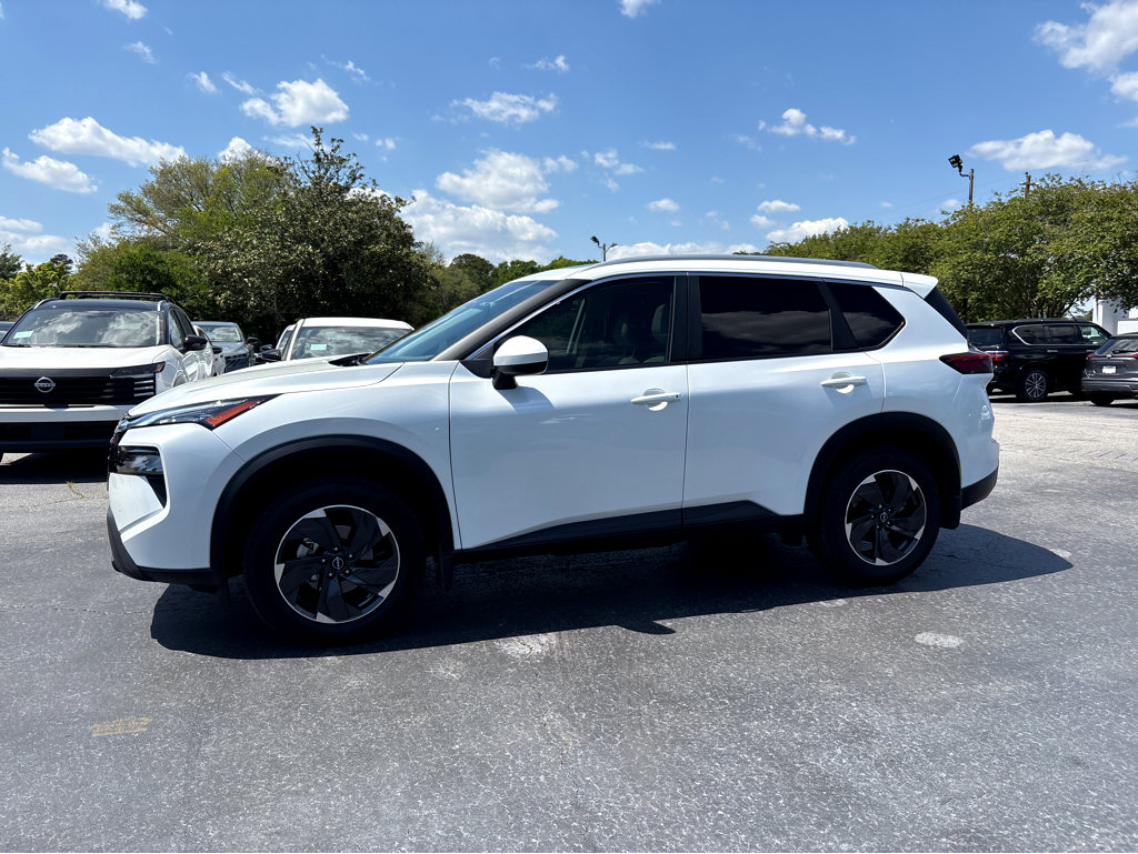 Used 2025 Nissan Rogue SV w/ SV Premium Package image 30