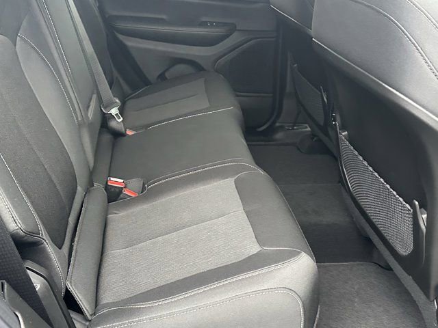 New 2025 Jeep Grand Cherokee Laredo image 17