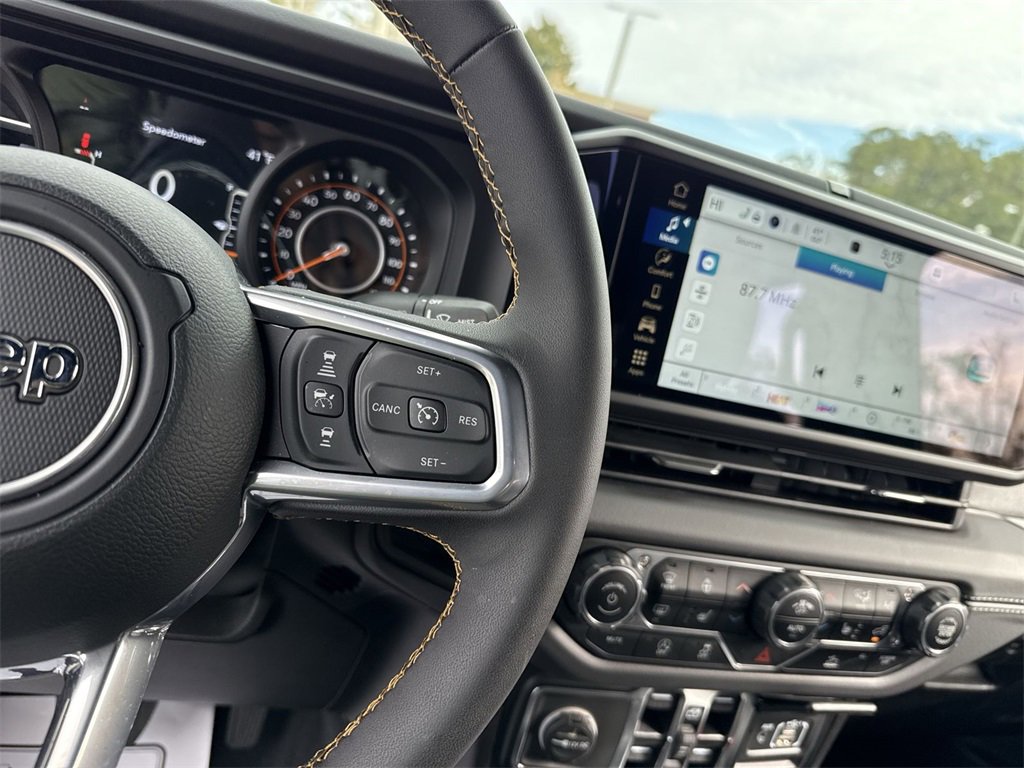 Used 2024 Jeep Wrangler Sahara image 16