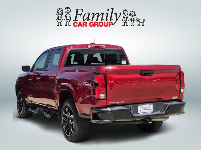 Used 2025 Chevrolet Colorado Z71 w/ Z71 Convenience Package 2 AWD/4WD image 3