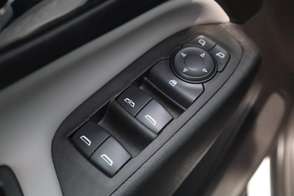 Used 2021 Chevrolet Equinox LS FWD image 11