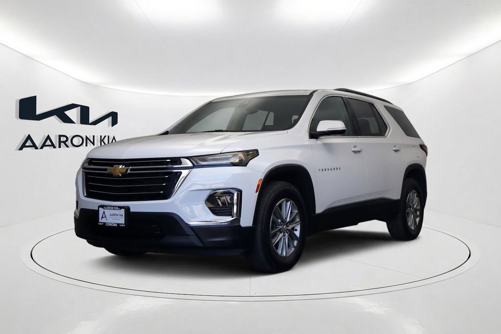Used 2023 Chevrolet Traverse LT FWD image 1