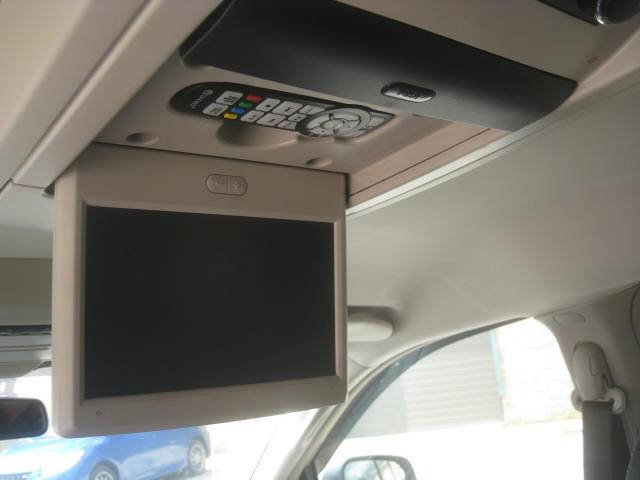 Used 2014 Chrysler Town & Country Touring FWD image 15