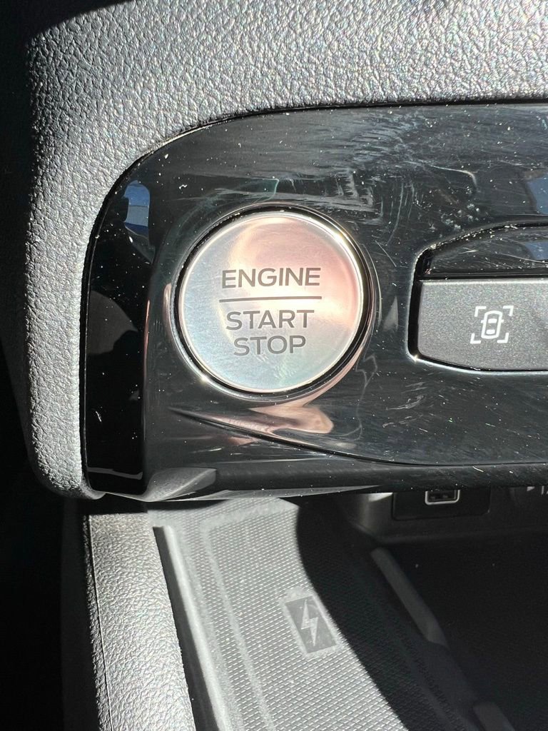 Used 2024 Ford Escape Platinum image 31