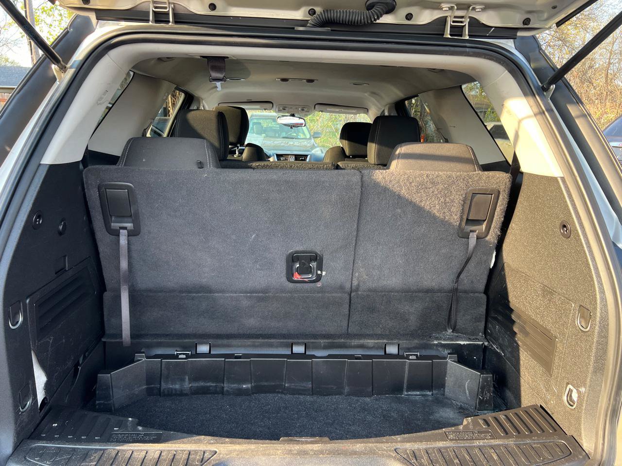 Used 2016 GMC Acadia SLE FWD image 29