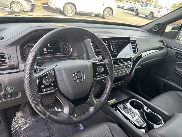 Used 2024 Honda Passport Black Edition image 16