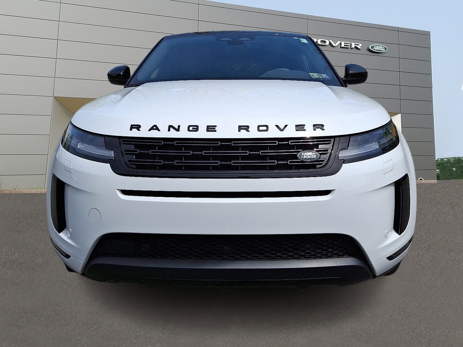 Used 2025 Land Rover Range Rover Evoque S image 8