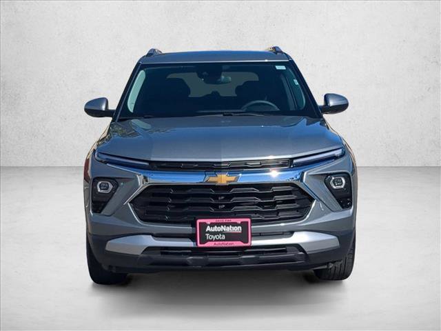 Used 2025 Chevrolet TrailBlazer LT image 2