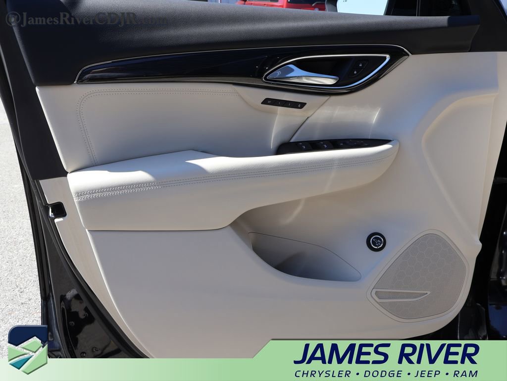 Used 2023 Buick Envision Essence AWD/4WD image 21