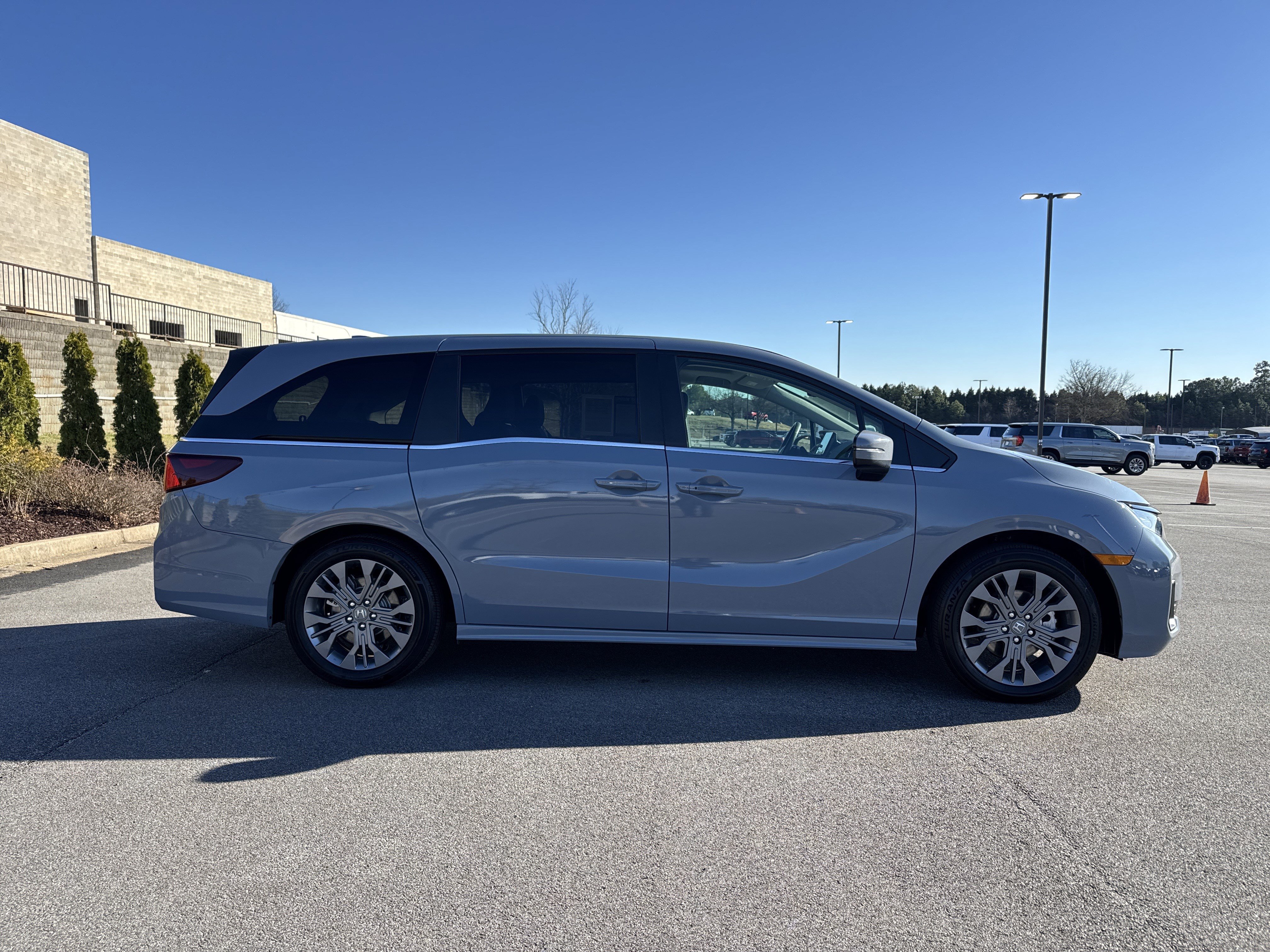 Used 2025 Honda Odyssey Touring image 10