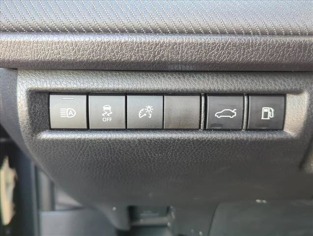 Used 2025 Toyota Camry SE image 15