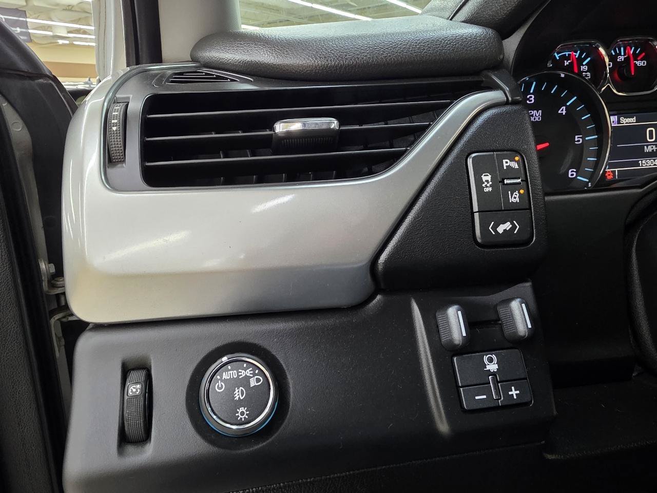 Used 2015 Chevrolet Tahoe LTZ RWD image 39