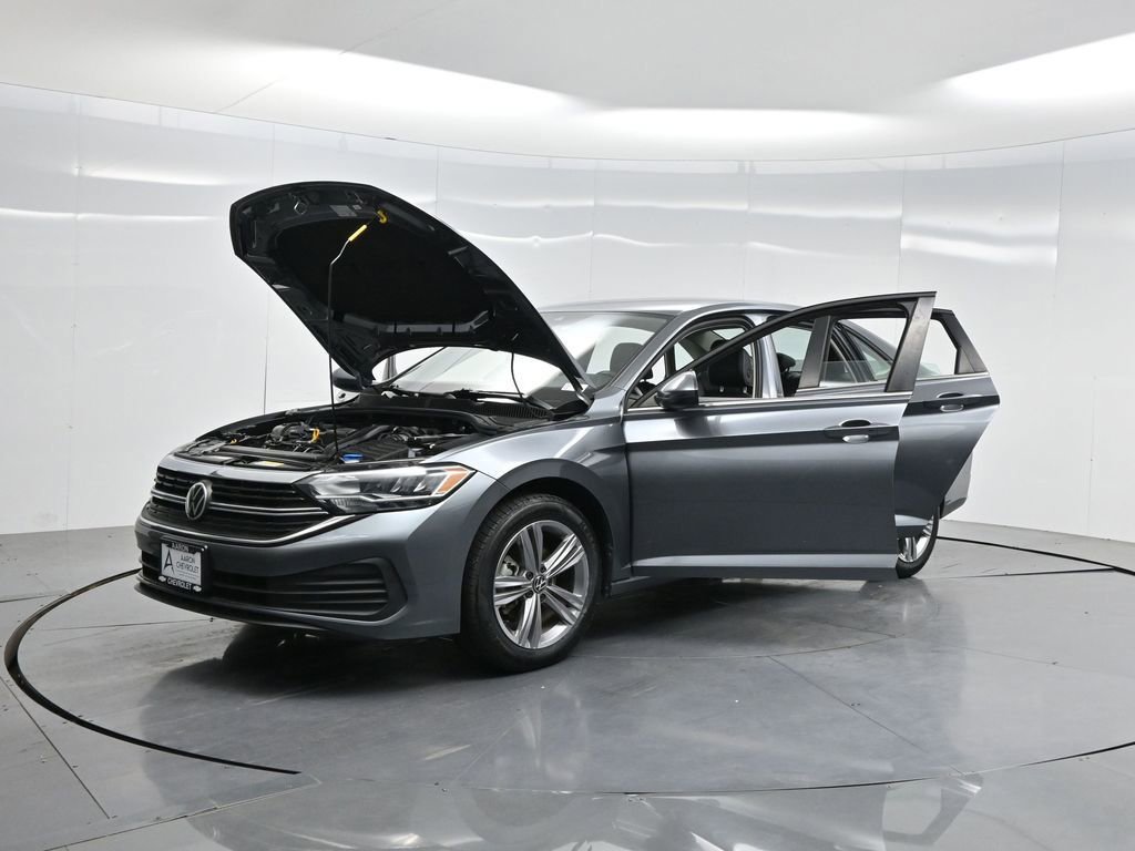 Used 2022 Volkswagen Jetta SE image 51