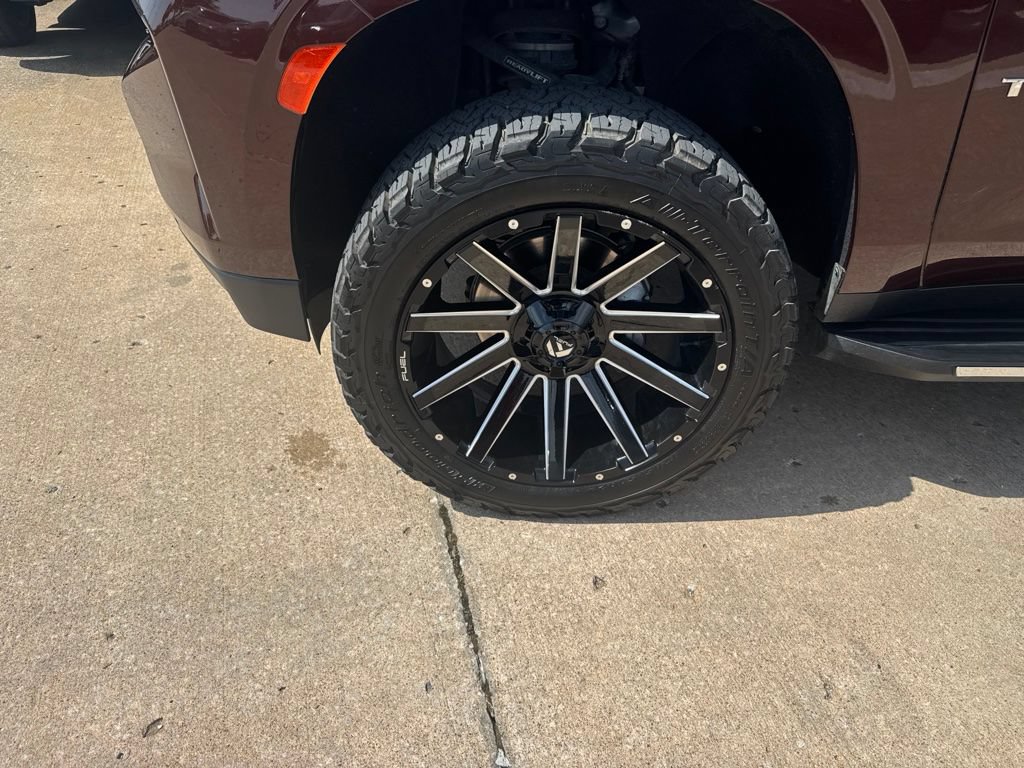Used 2023 Chevrolet Tahoe LT AWD/4WD image 12