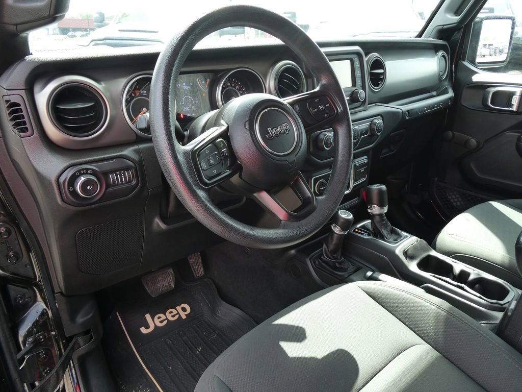 Used 2018 Jeep Wrangler Unlimited Sport AWD/4WD image 21