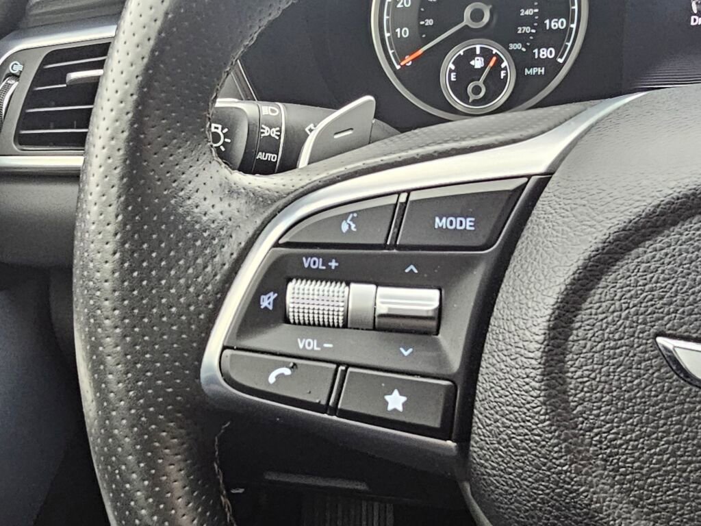 Used 2023 Genesis G70 2.0T image 31