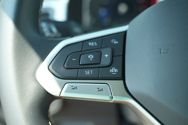 Used 2023 Volkswagen Atlas SE w/ Panoramic Sunroof Package FWD image 34