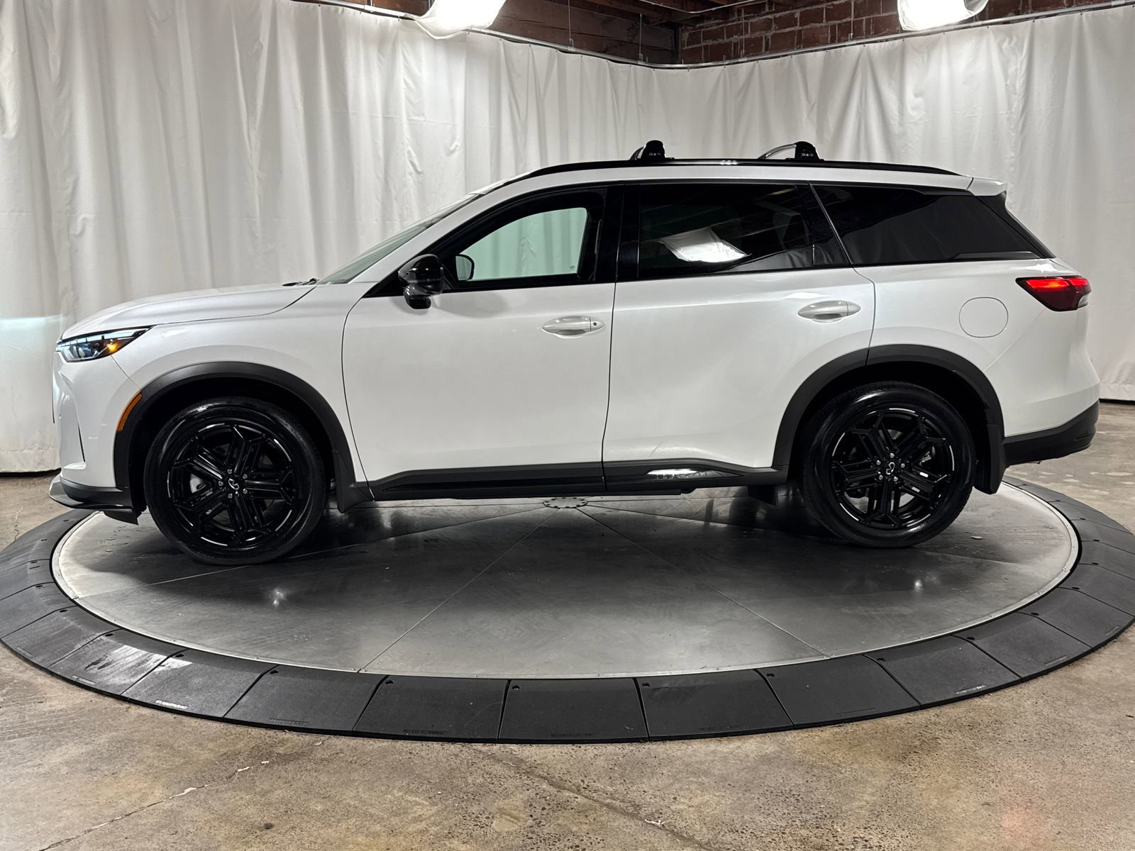 Certified 2026 INFINITI QX60 Sport w/ Dark Cargo Package AWD/4WD image 6