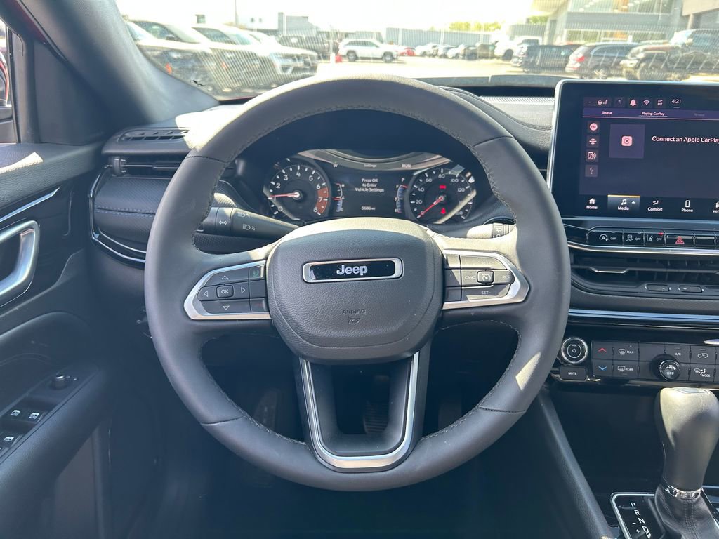 Used 2025 Jeep Compass Latitude w/ Altitude Special Edition AWD/4WD image 10