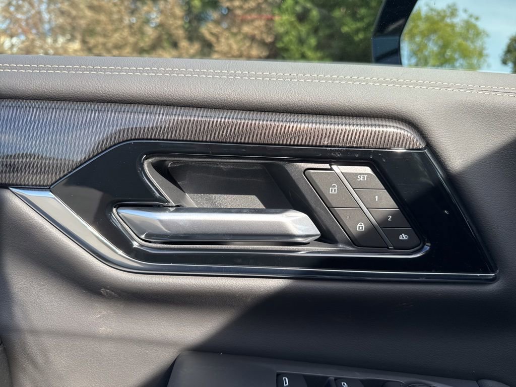 New 2026 GMC Yukon XL Elevation w/ LPO, Floor Liner Package image 24