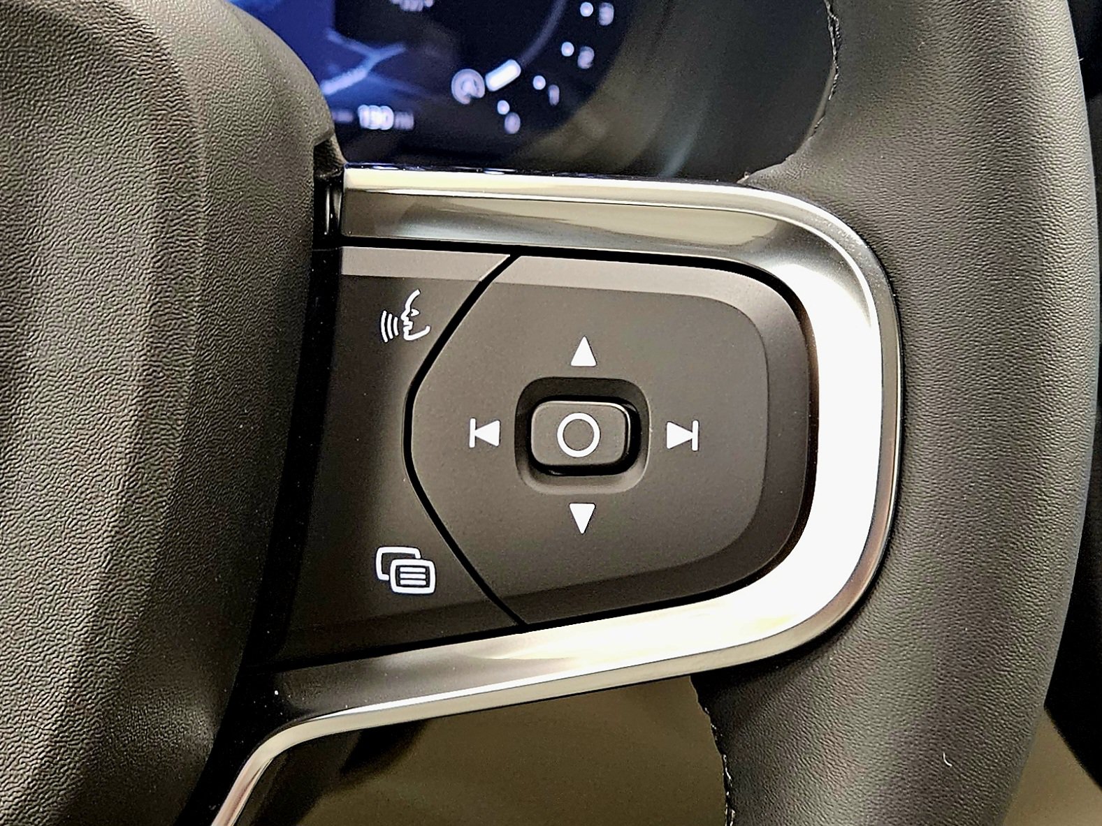 New 2026 Volvo XC40 B5 Ultra w/ Climate Package AWD/4WD image 39