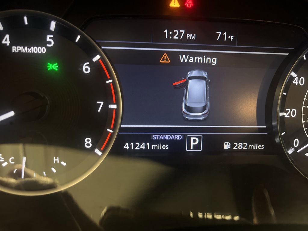 Used 2019 INFINITI QX50 Luxe w/ Cargo Package AWD/4WD image 3