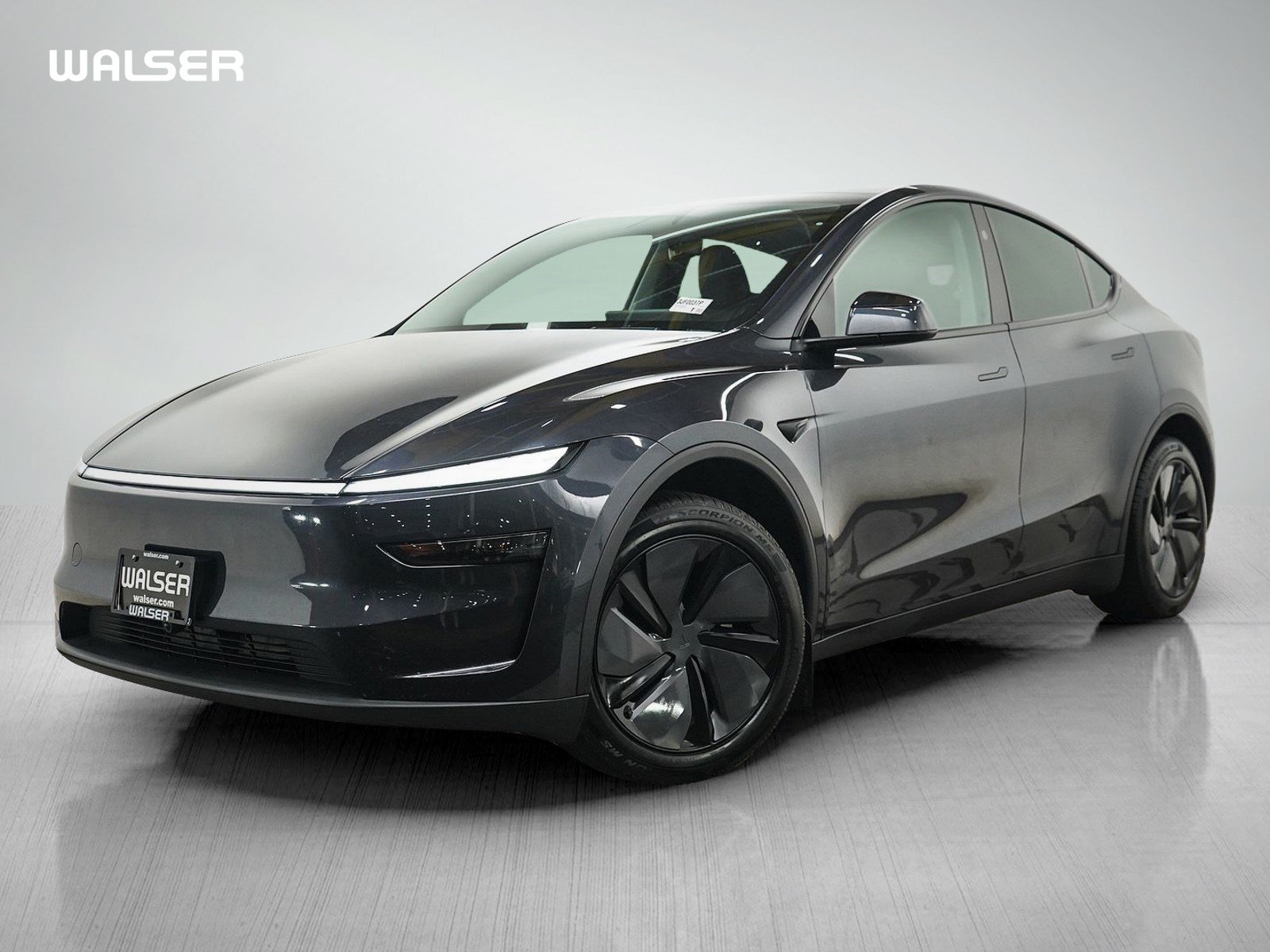 Used 2026 Tesla Model Y Long Range AWD/4WD image 1