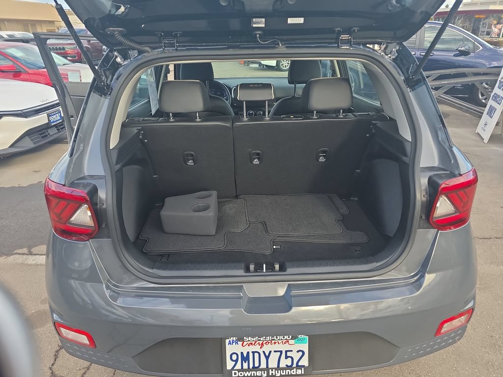 Used 2024 Hyundai Venue Limited FWD image 21