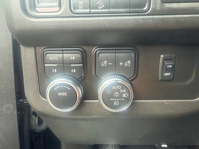 Used 2022 GMC Yukon AT4 AWD/4WD image 13