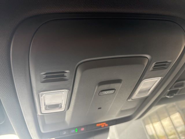Used 2025 Chevrolet Tahoe LS AWD/4WD image 17