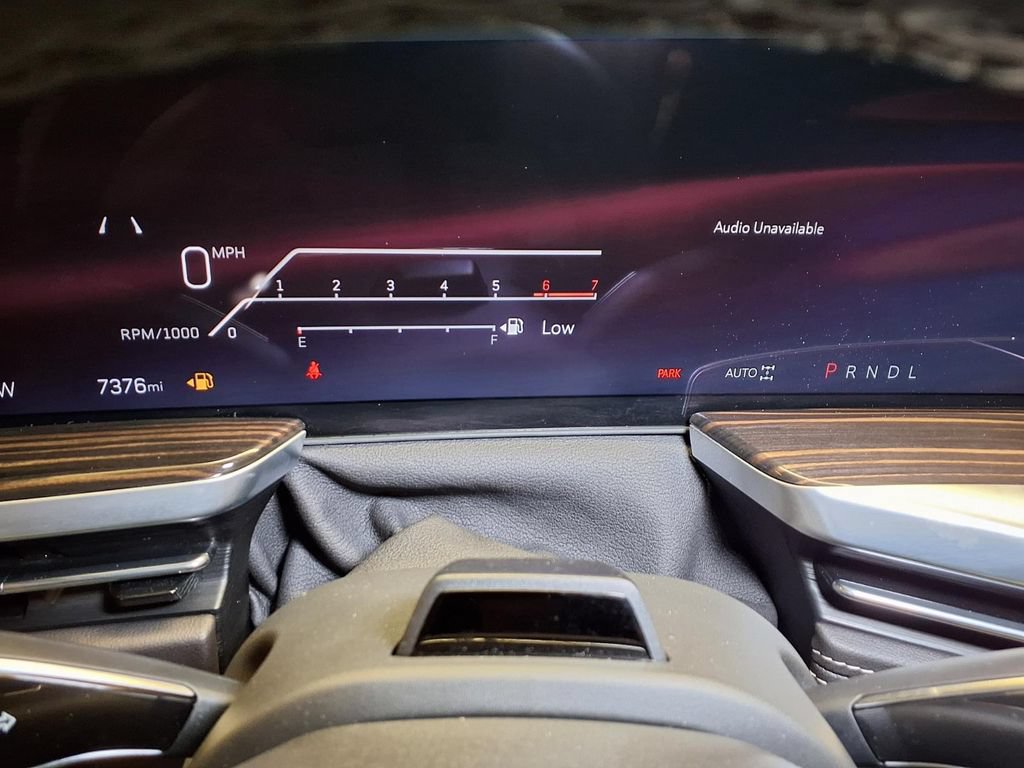 Certified 2025 Cadillac Escalade ESV Luxury AWD/4WD image 8