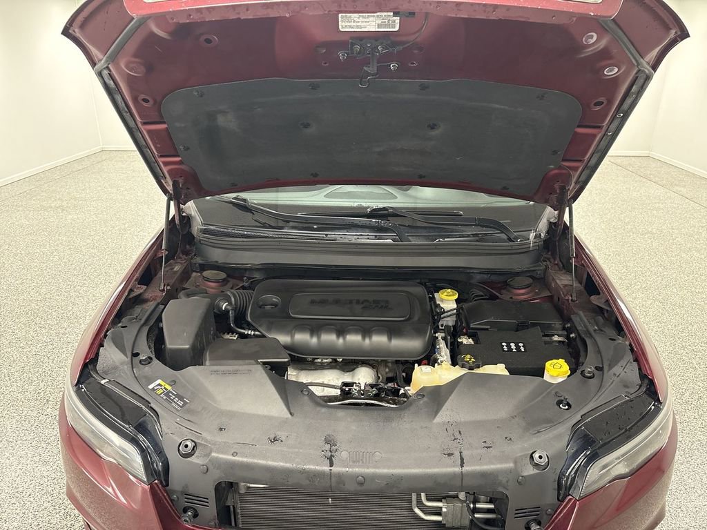 Used 2019 Jeep Cherokee Latitude AWD/4WD image 16