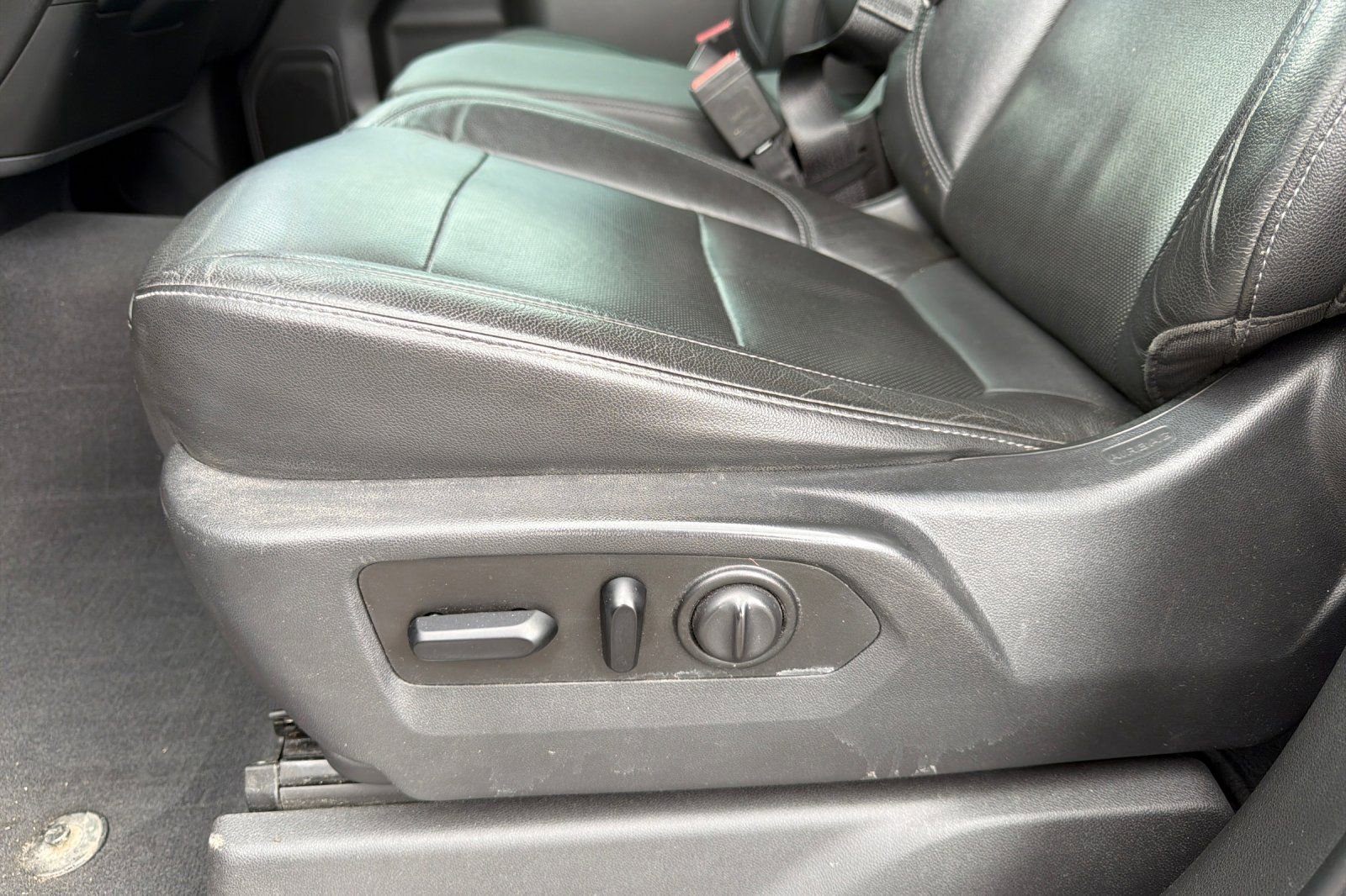 Used 2019 GMC Sierra 1500 SLT AWD/4WD image 12