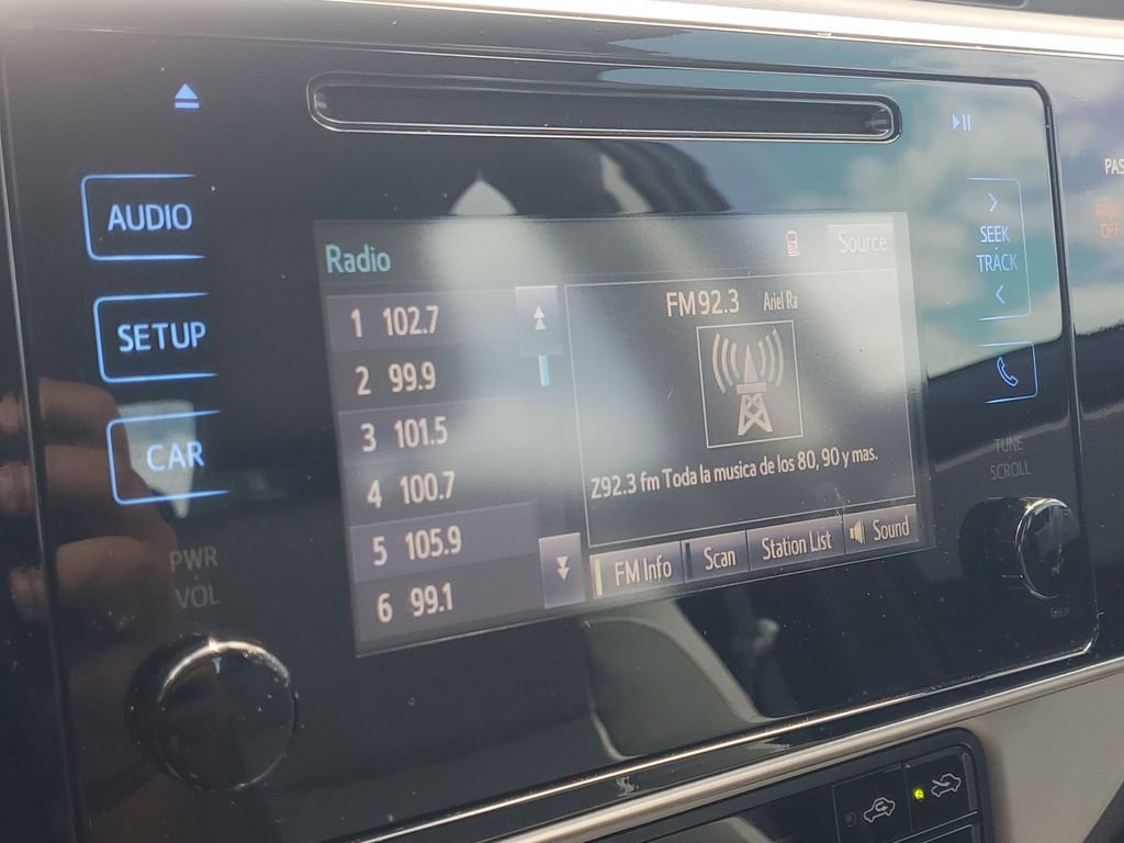 Used 2017 Toyota Corolla LE FWD image 23