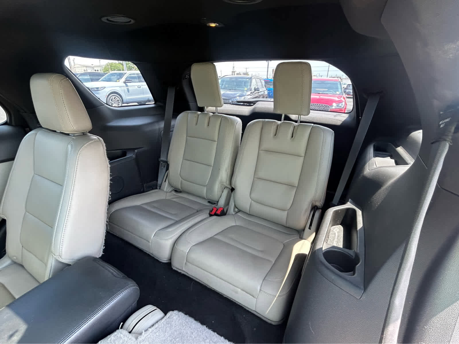 Used 2015 Ford Explorer XLT w/ Equipment Group 202A AWD/4WD image 10