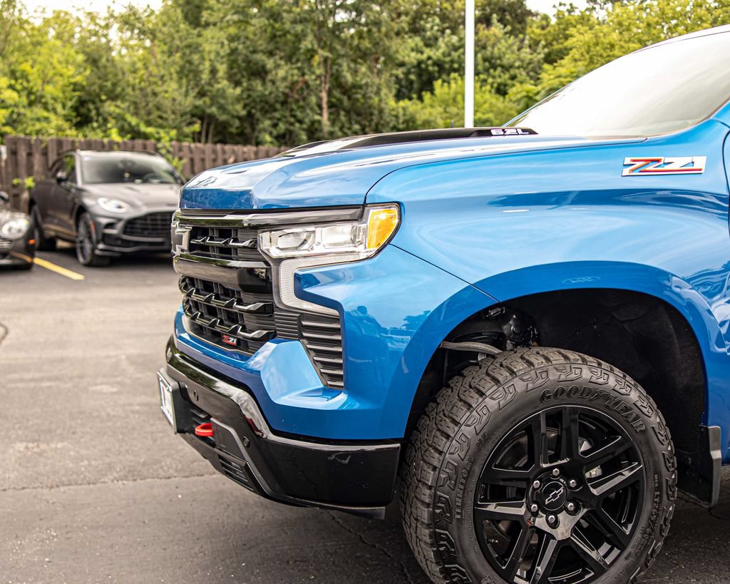 Used 2024 Chevrolet Silverado 1500 LT Trail Boss w/ LT Trail Boss Premium Package AWD/4WD image 4