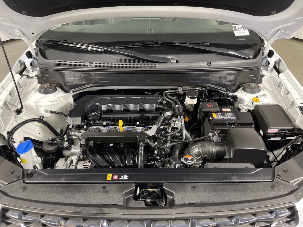 Certified 2025 Hyundai Venue SEL FWD image 9