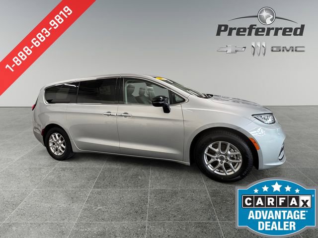 Used 2024 Chrysler Pacifica Touring-L FWD image 9