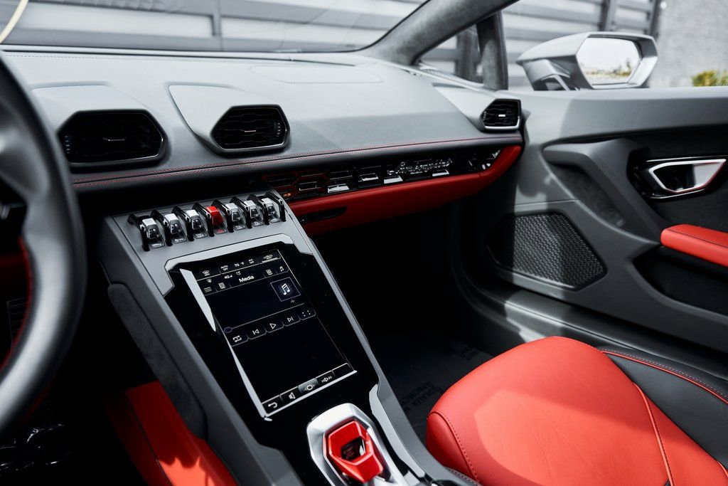 Used 2023 Lamborghini Huracan EVO image 60