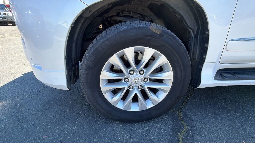 Used 2017 Lexus GX 460 Premium w/ Premium Package image 10