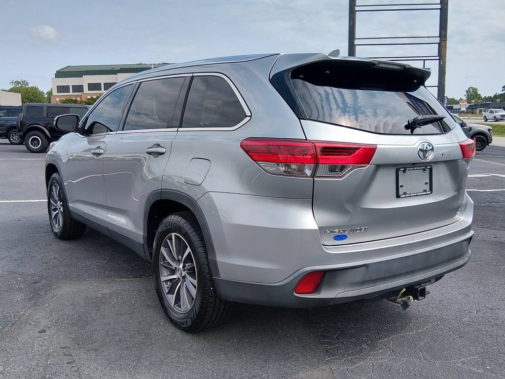 Used 2019 Toyota Highlander XLE FWD image 6