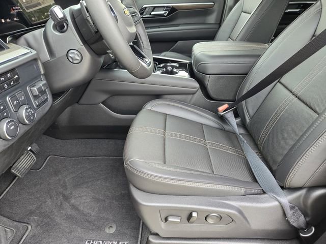 New 2025 Chevrolet Suburban High Country w/ Sun And Tow Package AWD/4WD image 9