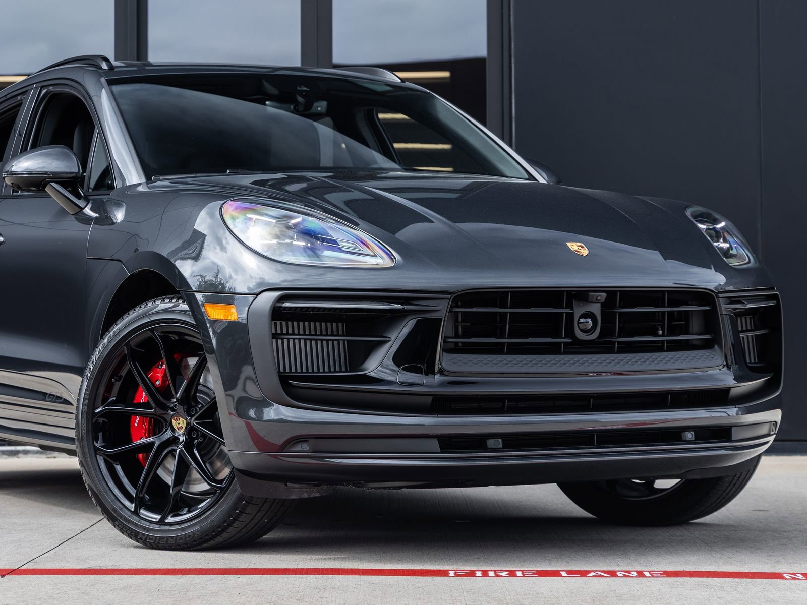New 2026 Porsche Macan GTS AWD/4WD image 9