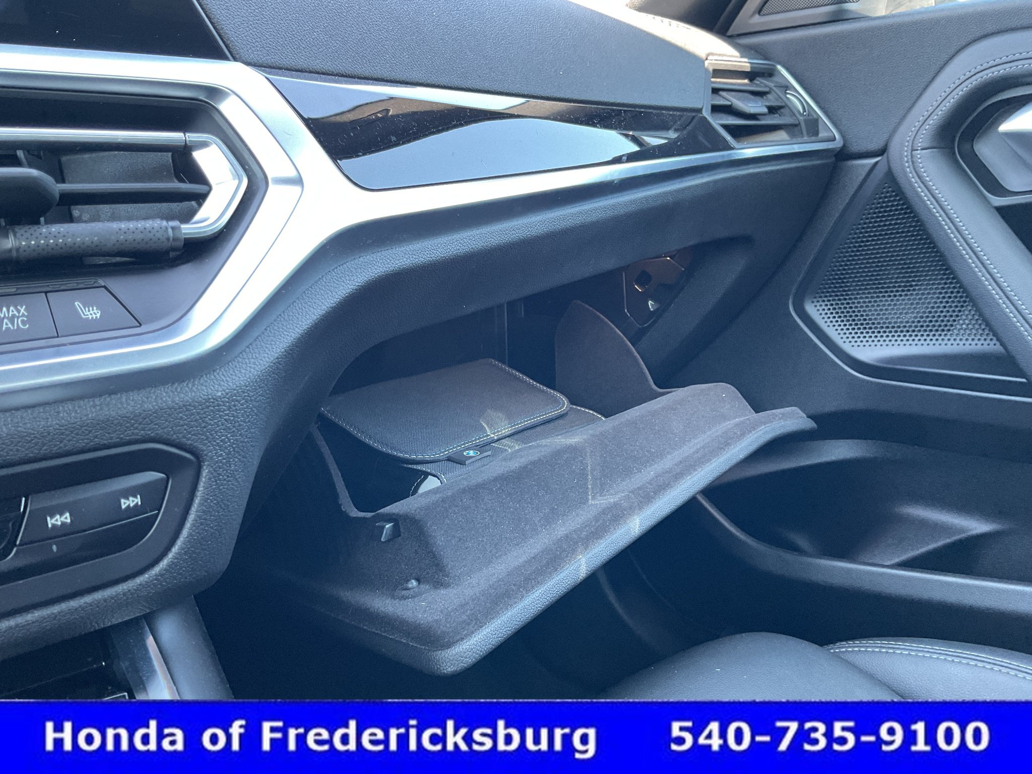 Used 2022 BMW 230i Coupe w/ Premium Package 2 RWD image 29
