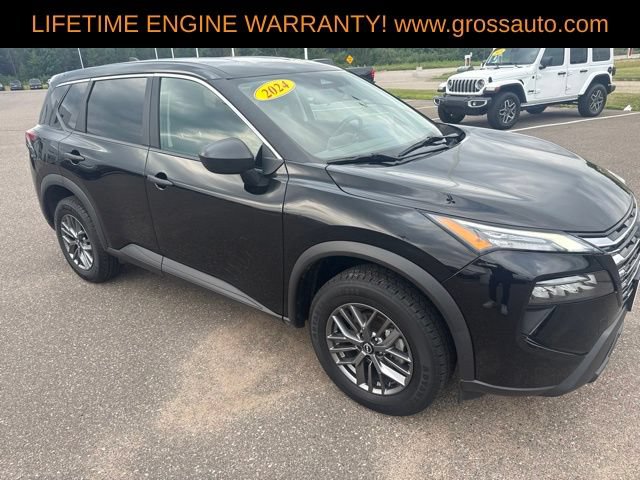 Used 2024 Nissan Rogue S AWD/4WD image 2